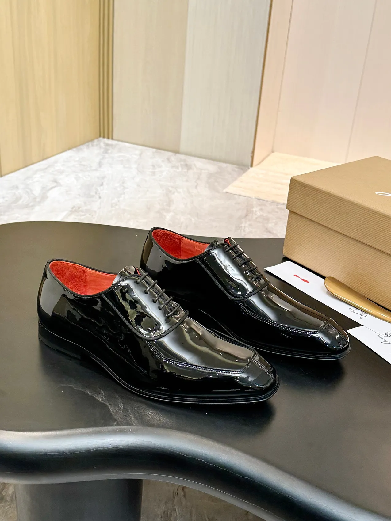 💰960 ••New real shots••CL～High-end men’s 👔Casual•loafers with red soles! ••🆑Genuine and top-quality goods from original orders ••✅💯 Purchase goods from top-quality original orders! Original imported patterned cowhide ➕Imported cowhide lining ➕Cowhide feet ➕Original leather outsole~🉑️Feel free to compare the authentic ones! Size: 39-44 (38.45.46.47 can be customized)
